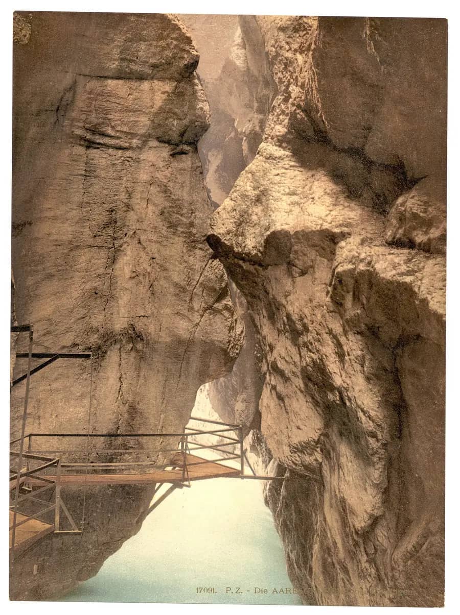 1890s photochrom print of a wooden gallery clinging to the rock above the Aare in its gorge near Meiringen