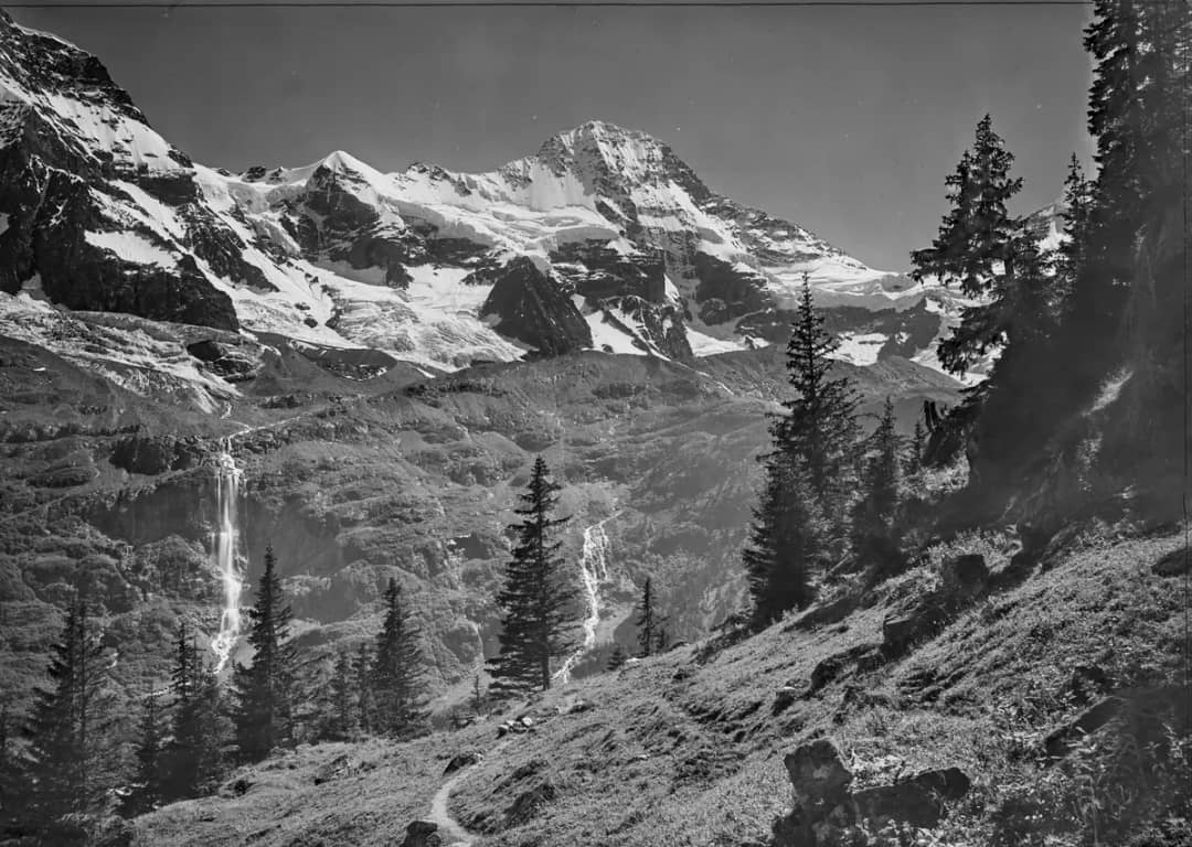 Photographie noir et blanc d'environ 1906, prise d'Obersteinberg vers le Breithorn et le Schmadribach
