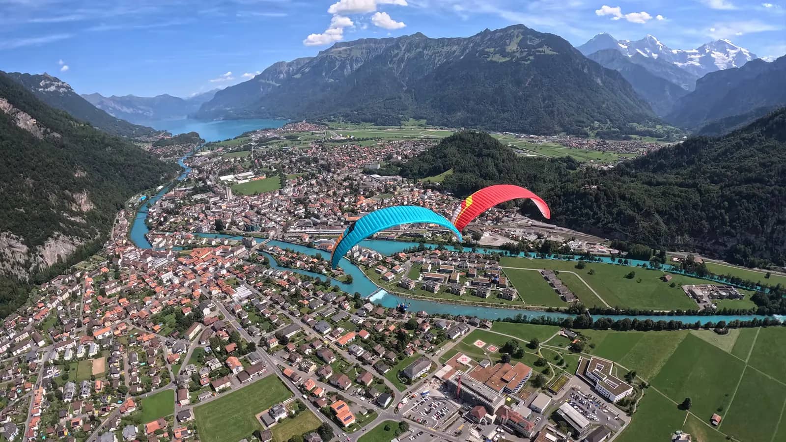 Paragliding in Interlaken